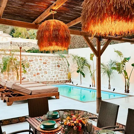 Compass Sunset Villa *